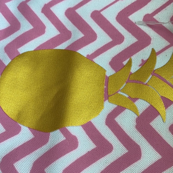 NWT 2 pouches. - Picture 12 of 12